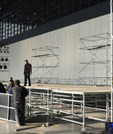 舞美搭建中